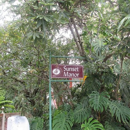 Sunset Manor Bed & Breakfast Mbombela Bagian luar foto