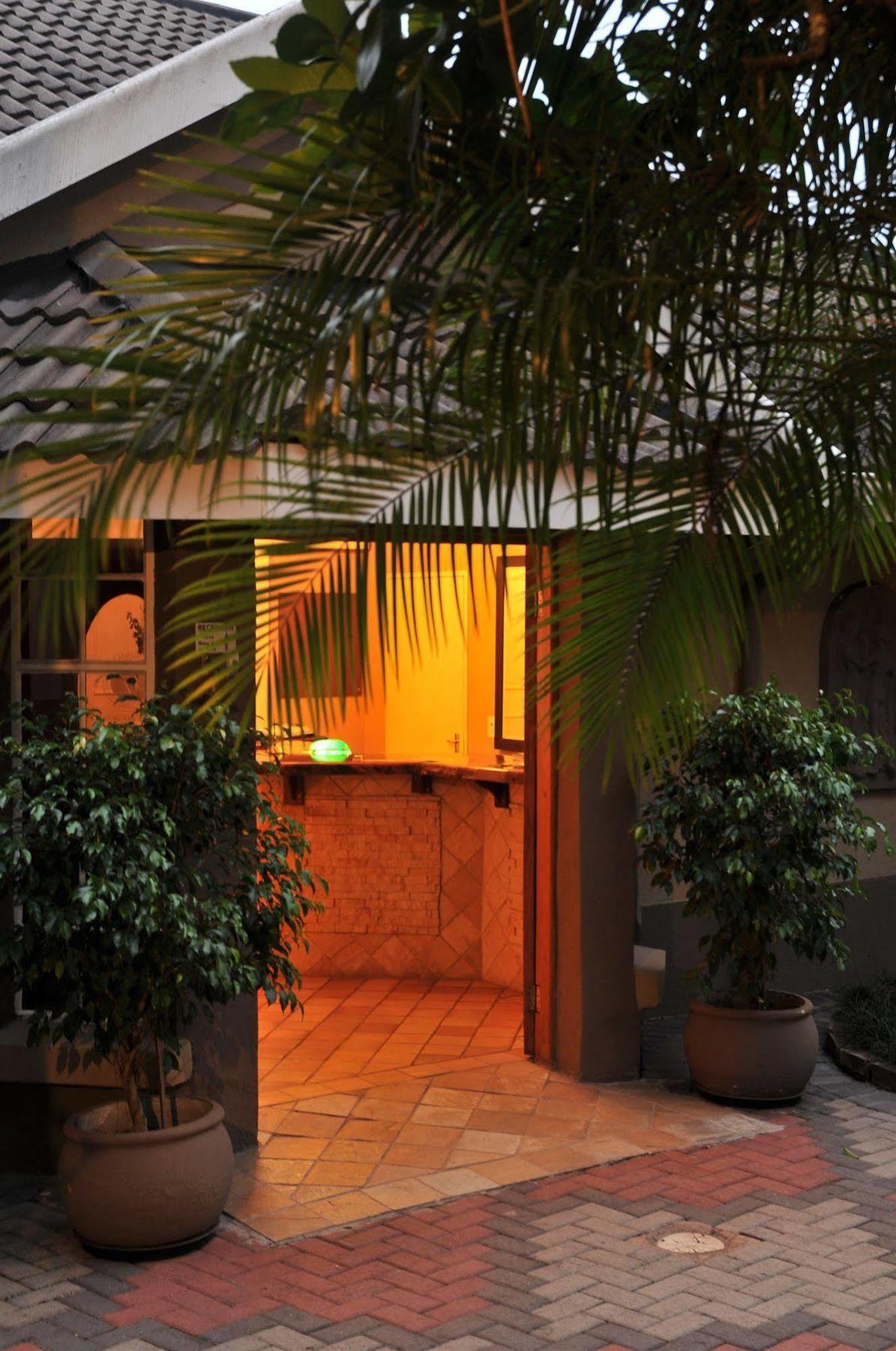 Sunset Manor Bed & Breakfast Mbombela Bagian luar foto