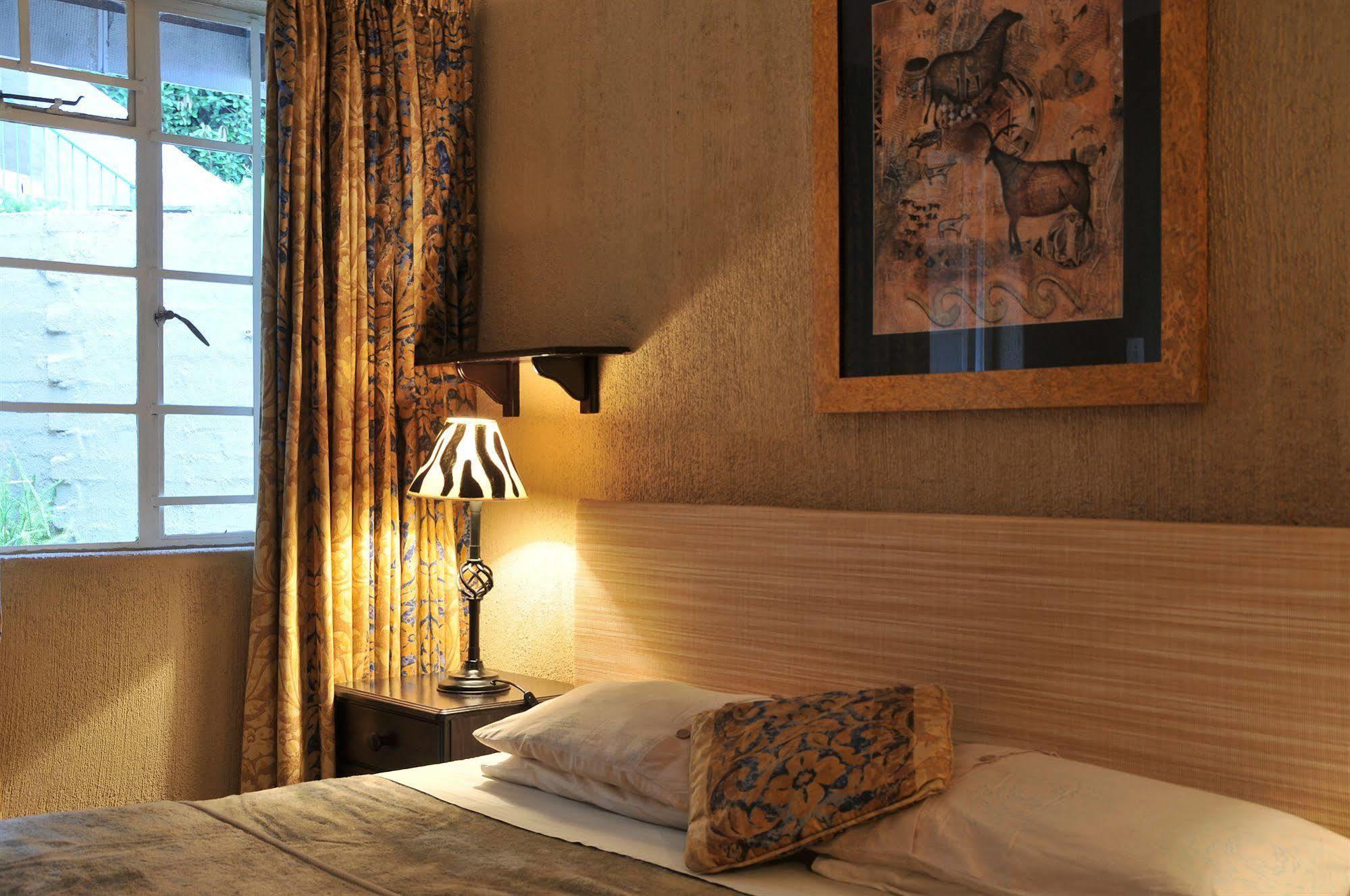 Sunset Manor Bed & Breakfast Mbombela Bagian luar foto