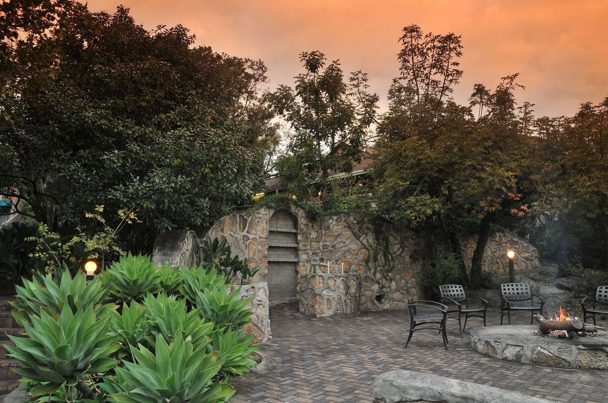 Sunset Manor Bed & Breakfast Mbombela Bagian luar foto